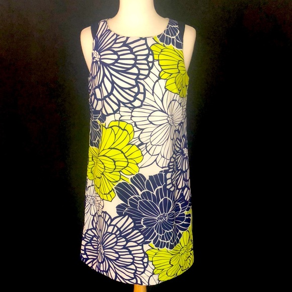 Madison Leigh Floral Dress - Picture 2 of 7